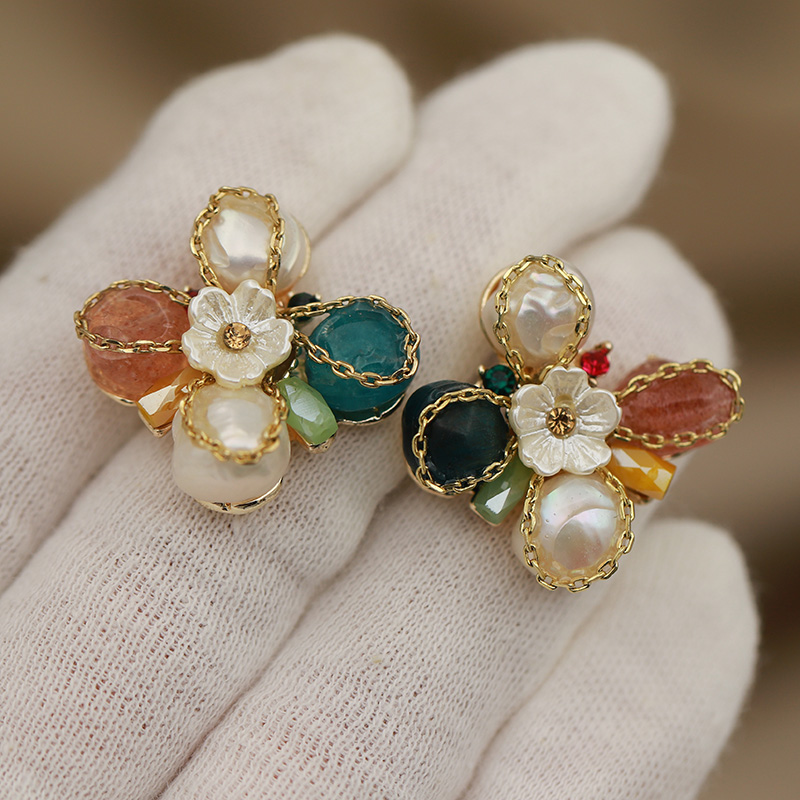 Vintage Fashion Jewelry Brands - New Sight Design Unique Crystal Flower