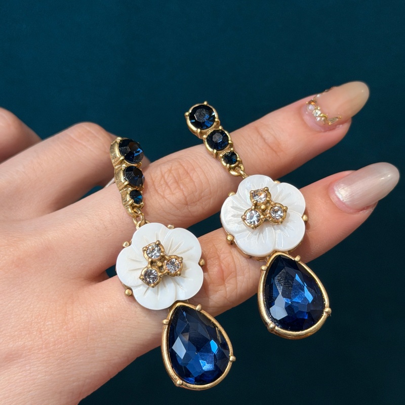 Vintage White Flower Crystal B - Vintage Fashion Jewelry Brands 评论和价格