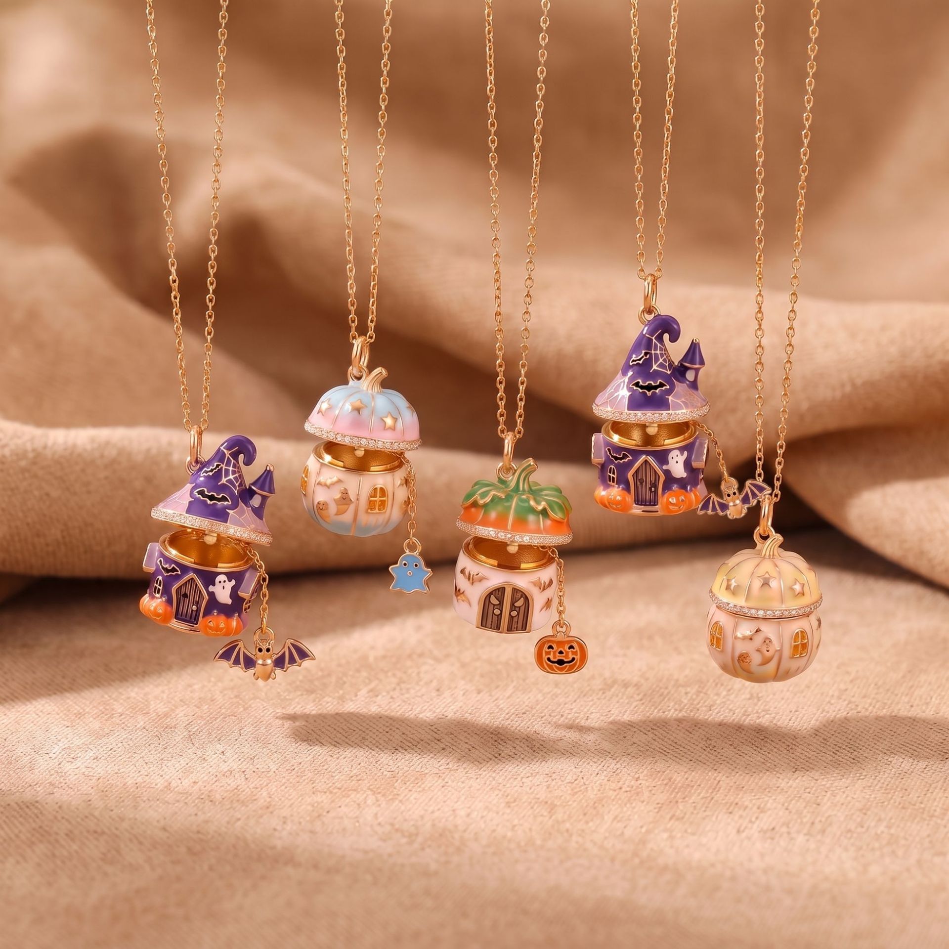 Halloween Opening and Closing  - Vintage Fashion Houses 评论和价格